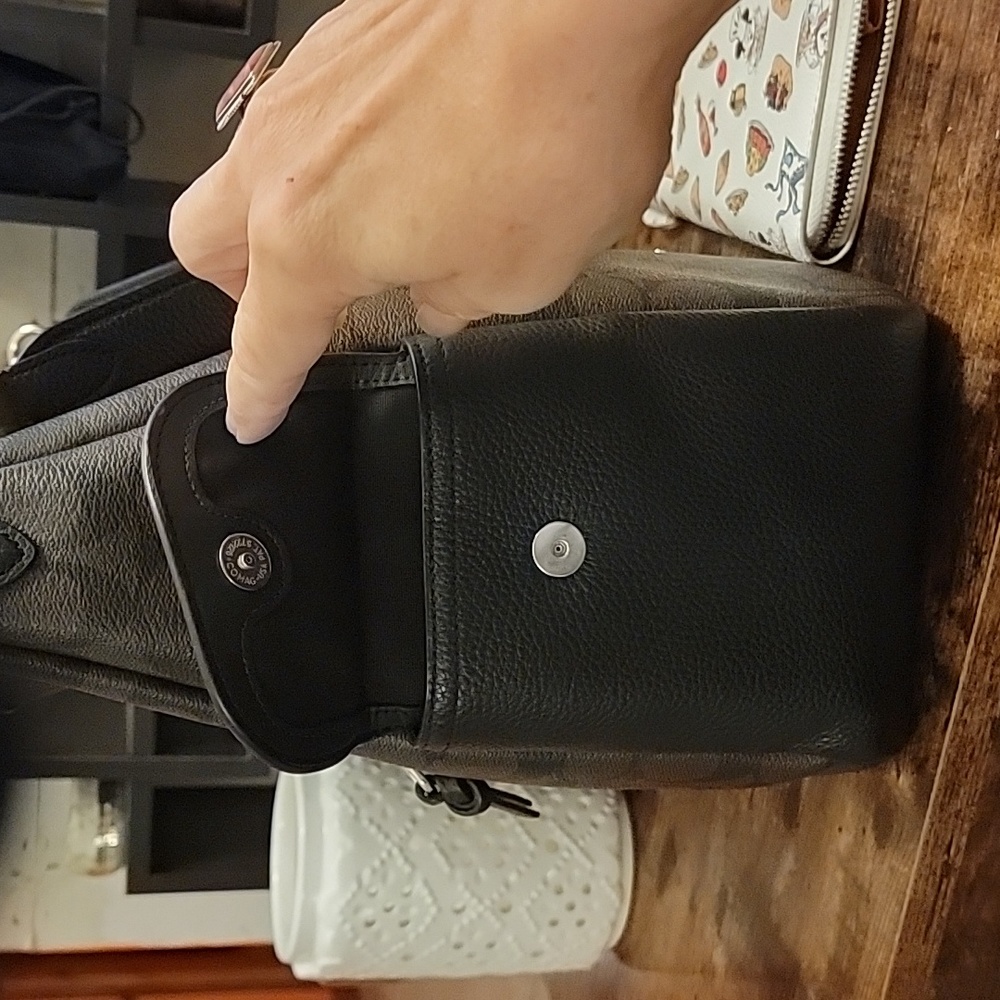 Coach purse - Picture 3 of 7